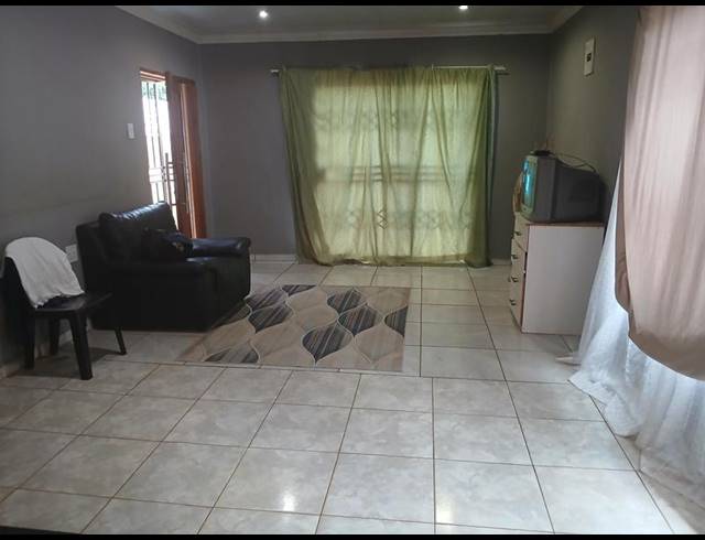 3 BEDROOM HOUSE FOR SALE IN FINETOWN